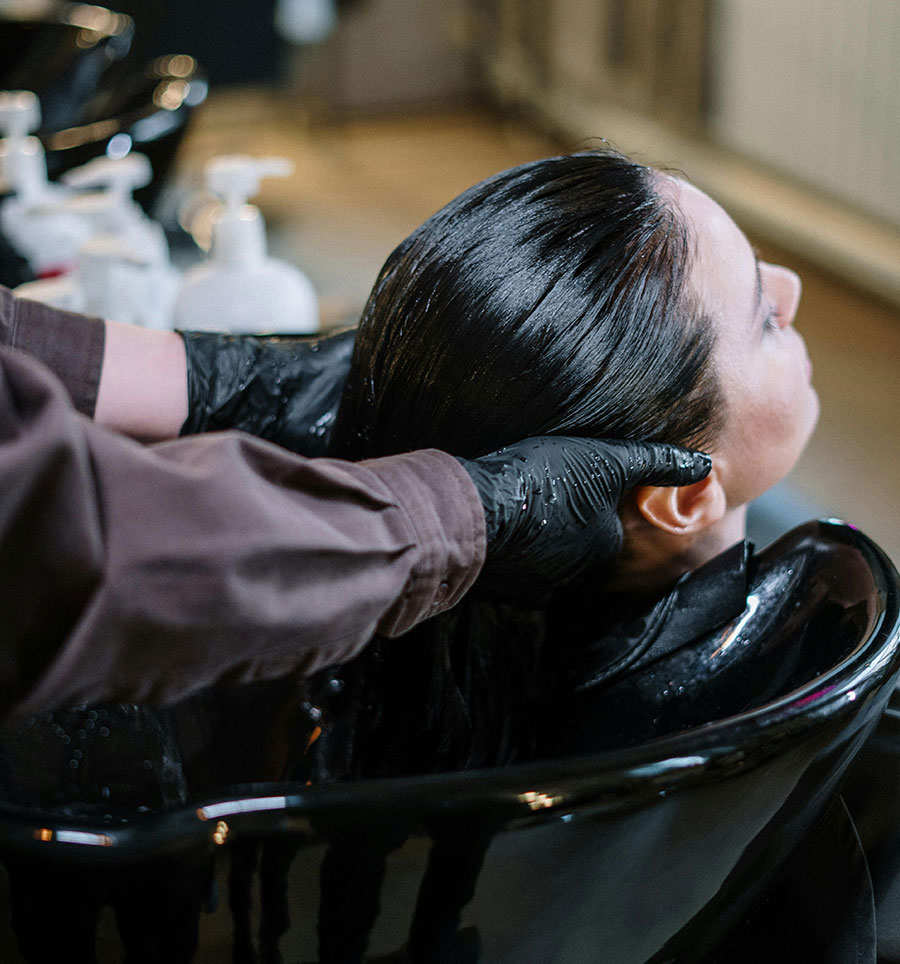 coiffure-naturelle-femme-massage-cuir-chevelu-detente-cocon-damma