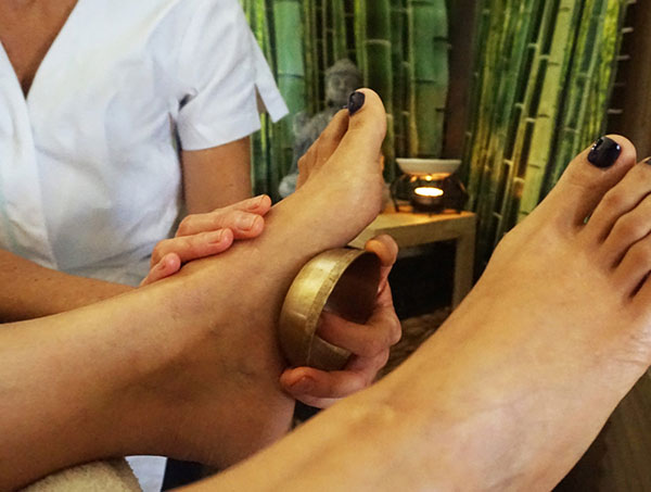 massage-detente-massage-ayurvedique-header-reflexologie-plantaire-vendee-cocon-damma